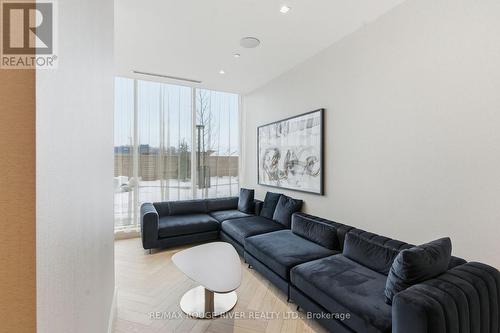 2321 - 2545 Simcoe Street N, Oshawa (Windfields), ON - Indoor Photo Showing Living Room