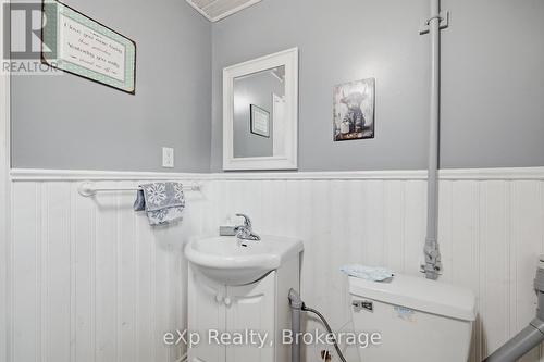 375 Victoria Street W, Southgate, ON - Indoor Photo Showing Bathroom