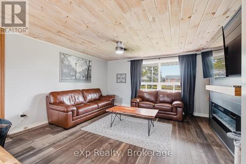375 Victoria Street W, Southgate, ON - Indoor Photo Showing Living Room With Fireplace
