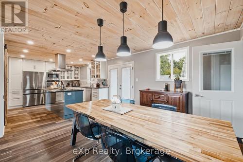 375 Victoria Street W, Southgate, ON - Indoor Photo Showing Dining Room