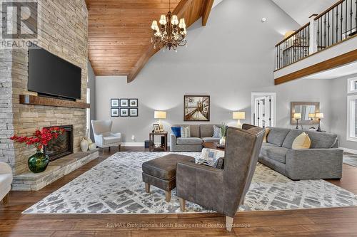 5 Ploughshare Court, Dysart Et Al (Dysart), ON - Indoor Photo Showing Living Room With Fireplace