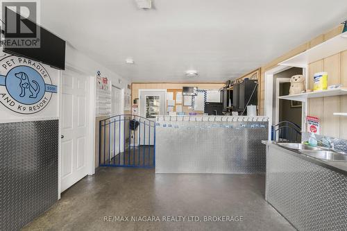 2300 Hwy 6 Highway, Hamilton, ON - Indoor Photo Showing Other Room