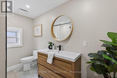 8624 Glendon Drive, Strathroy-Caradoc (Mount Brydges), ON - Indoor Photo Showing Bathroom