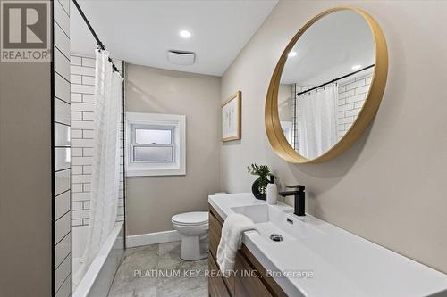 8624 Glendon Drive, Strathroy-Caradoc (Mount Brydges), ON - Indoor Photo Showing Bathroom