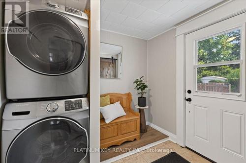 8624 Glendon Drive, Strathroy-Caradoc (Mount Brydges), ON - Indoor Photo Showing Laundry Room