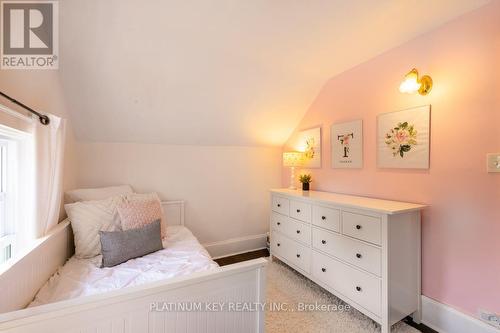8624 Glendon Drive, Strathroy-Caradoc (Mount Brydges), ON - Indoor Photo Showing Bedroom