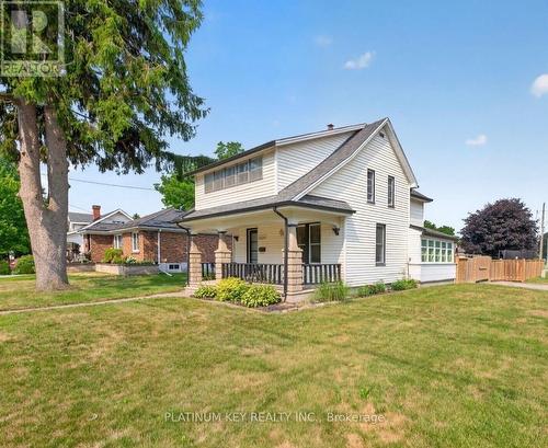 8624 Glendon Drive, Strathroy-Caradoc (Mount Brydges), ON - Outdoor With Deck Patio Veranda