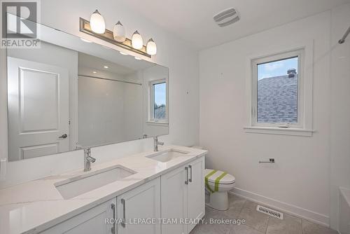 779 Ovation Grove, Ottawa, ON - Indoor Photo Showing Bathroom