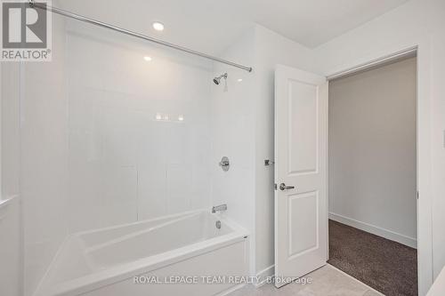 779 Ovation Grove, Ottawa, ON - Indoor Photo Showing Bathroom