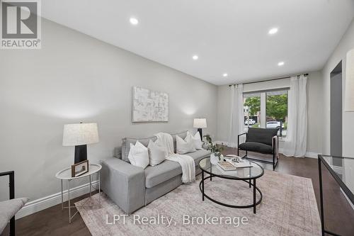 178 Sandringham Drive, Clarington (Courtice), ON - Indoor Photo Showing Living Room