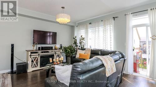 6 - 172 Parkinson Crescent, Orangeville, ON - Indoor Photo Showing Living Room