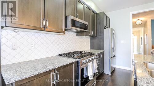 6 - 172 Parkinson Crescent, Orangeville, ON - Indoor Photo Showing Kitchen With Upgraded Kitchen