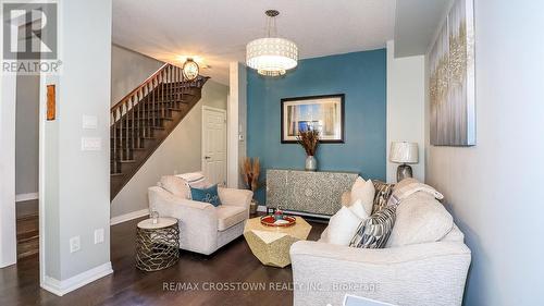 6 - 172 Parkinson Crescent, Orangeville, ON - Indoor Photo Showing Living Room