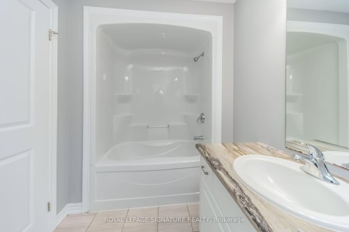 184 Bethune Avenue, Welland, ON - Indoor Photo Showing Bathroom