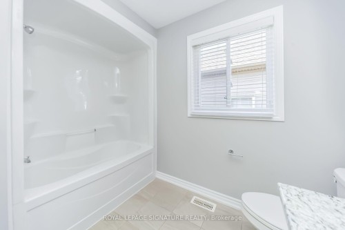 184 Bethune Avenue, Welland, ON - Indoor Photo Showing Bathroom
