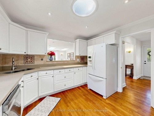 2094 Water'S Edge Drive, Oakville, ON - Indoor Photo Showing Kitchen With Double Sink