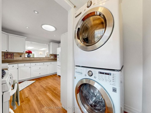 2094 Water'S Edge Drive, Oakville, ON - Indoor Photo Showing Laundry Room