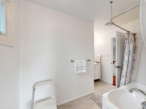 2094 Water'S Edge Drive, Oakville, ON - Indoor Photo Showing Bathroom