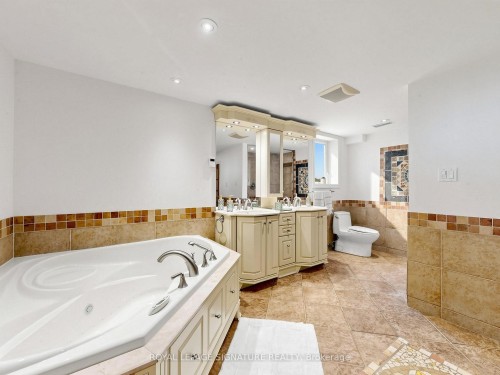 2094 Water'S Edge Drive, Oakville, ON - Indoor Photo Showing Bathroom