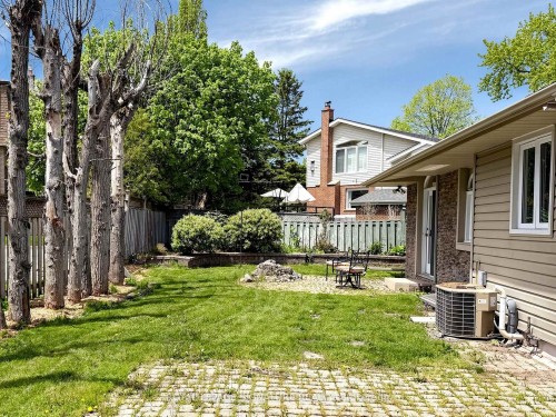2094 Water'S Edge Drive, Oakville, ON - Outdoor