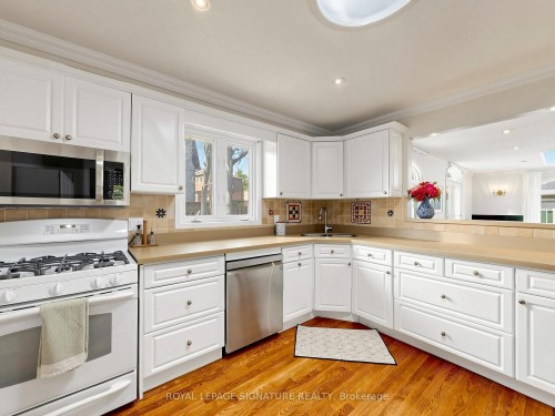 2094 Water'S Edge Drive, Oakville, ON - Indoor Photo Showing Kitchen