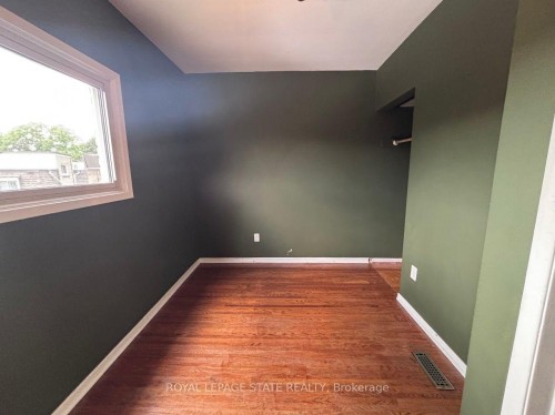 304-5 Viking Court, Grimsby, ON - Indoor Photo Showing Other Room