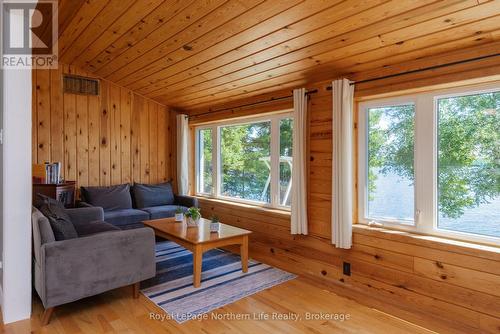 159 Morgan Road, East Ferris, ON - Indoor Photo Showing Living Room