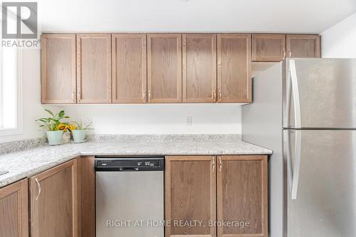 397 - 45 Icy Note Path, Oshawa, ON - Indoor Photo Showing Kitchen