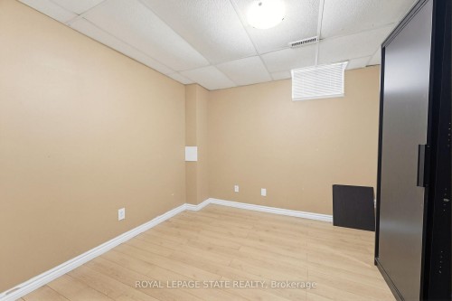 459 Dicenzo Drive, Hamilton, ON - Indoor Photo Showing Other Room