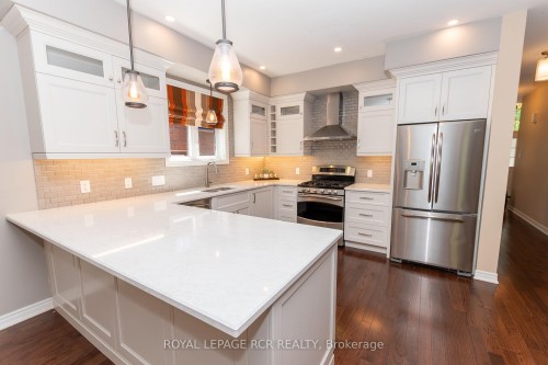 7 Putney Road, Caledon, ON - Indoor Photo Showing Kitchen With Stainless Steel Kitchen With Upgraded Kitchen