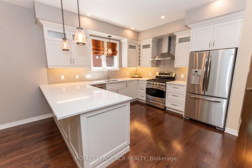 7 Putney Road, Caledon, ON - Indoor Photo Showing Kitchen With Stainless Steel Kitchen With Upgraded Kitchen