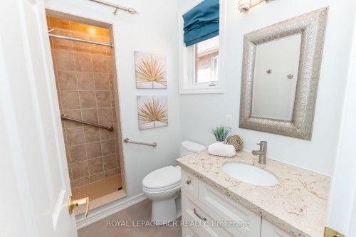 7 Putney Road, Caledon, ON - Indoor Photo Showing Bathroom