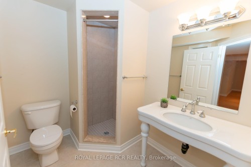 7 Putney Road, Caledon, ON - Indoor Photo Showing Bathroom