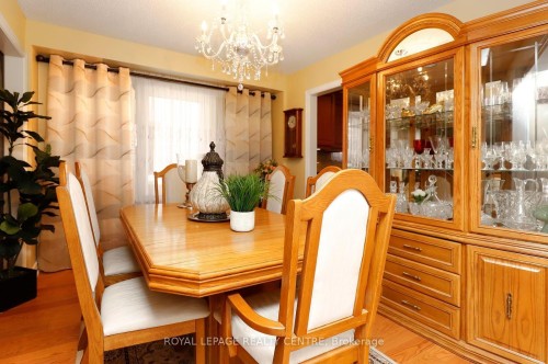 690 Ashprior Avenue, Mississauga, ON - Indoor Photo Showing Dining Room