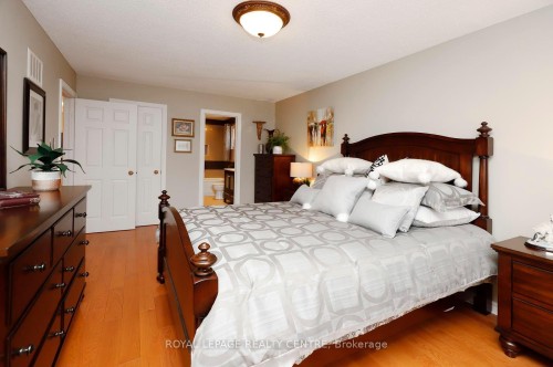 690 Ashprior Avenue, Mississauga, ON - Indoor Photo Showing Bedroom