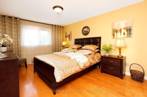690 Ashprior Avenue, Mississauga, ON - Indoor Photo Showing Bedroom