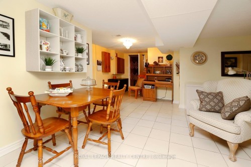 690 Ashprior Avenue, Mississauga, ON - Indoor Photo Showing Dining Room