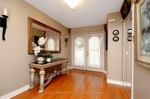 690 Ashprior Avenue, Mississauga, ON - Indoor Photo Showing Other Room