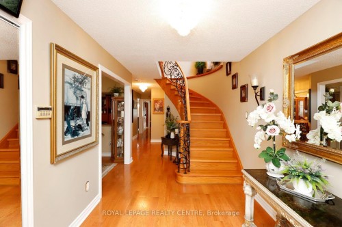 690 Ashprior Avenue, Mississauga, ON - Indoor Photo Showing Other Room