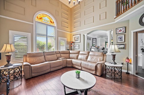 11 Downey Drive, Whitby, ON - Indoor Photo Showing Living Room