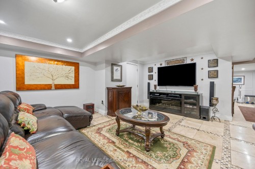11 Downey Drive, Whitby, ON - Indoor Photo Showing Living Room