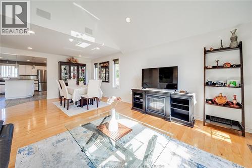 3857 Socrates Court, Windsor, ON - Indoor Photo Showing Living Room