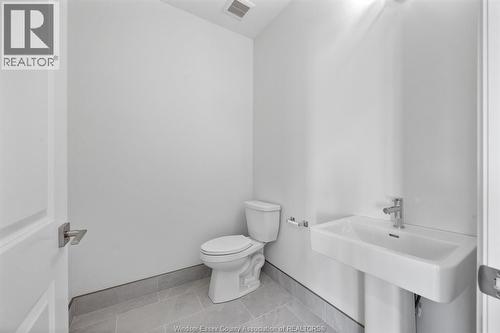 109 Erie Isle Court, Amherstburg, ON - Indoor Photo Showing Bathroom