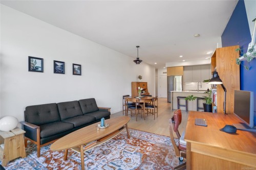 #307-7162 West Saanich Rd, Central Saanich, BC - Indoor Photo Showing Living Room