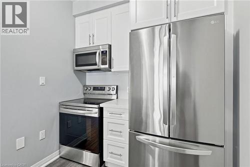 13 Aqua Lane, Hamilton, ON - Indoor Photo Showing Kitchen With Stainless Steel Kitchen