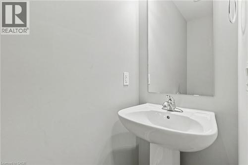 13 Aqua Lane, Hamilton, ON - Indoor Photo Showing Bathroom