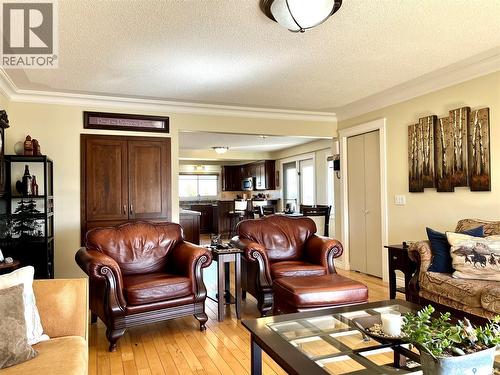 Cadrain Acres, Swift Current Rm No. 137, SK - Indoor Photo Showing Living Room
