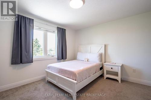 4 Cheslock Crescent, Oro-Medonte, ON - Indoor Photo Showing Bedroom