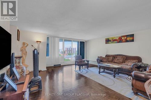 1401 - 61 Richview Road, Toronto, ON - Indoor Photo Showing Living Room