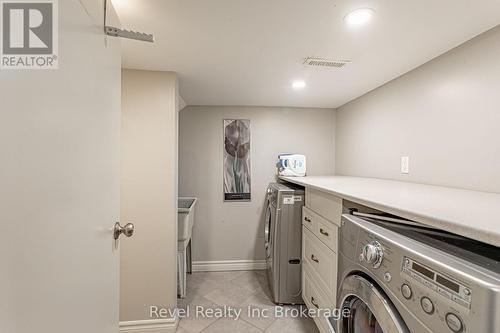 31 Givins Street, Woodstock (Woodstock - North), ON - Indoor Photo Showing Laundry Room